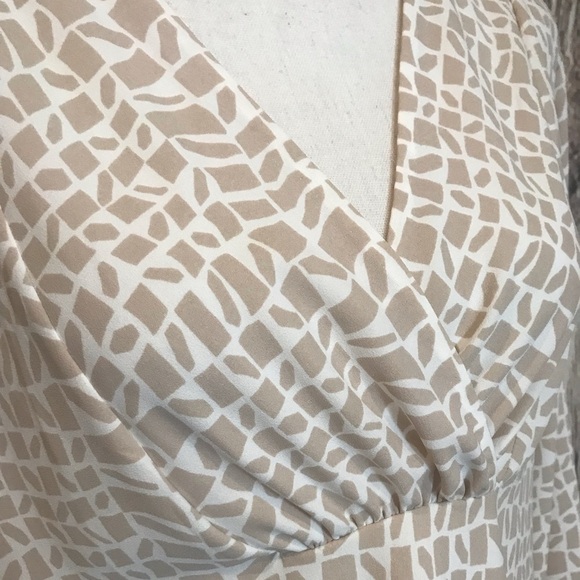 ANN TAYLOR SMALL CREAM & BEIGE BLOUSE - Picture 8 of 8